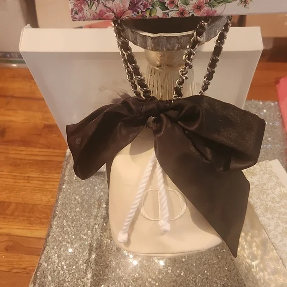 CHRISTIAN DIOR POUCH NWOT - Picture 4 of 10